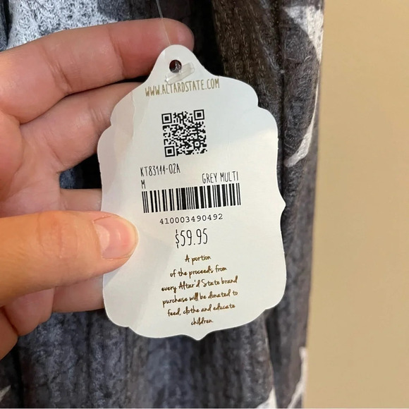 NWT Altar'd State Womens Gray Long Sleeve Shirt White Stars Ruffled Hem Top Sz M - Picture 5 of 8